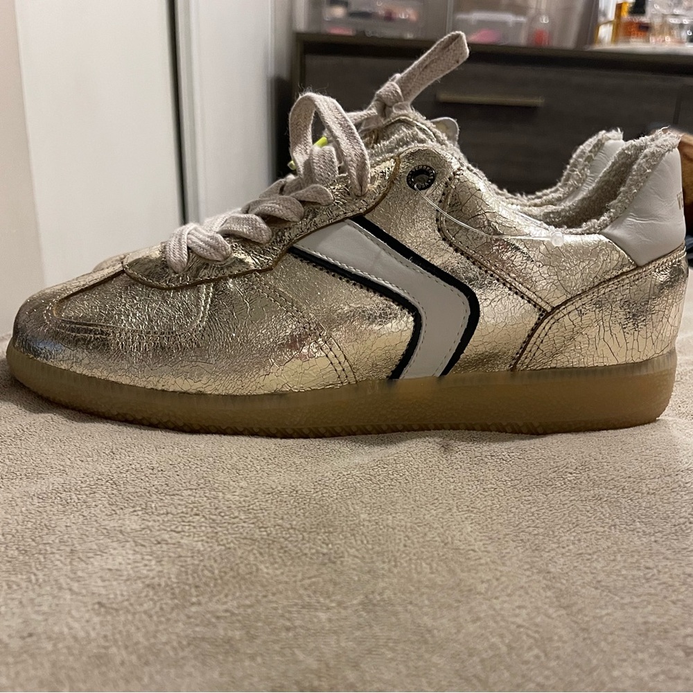 Verbenas Sora Gold Sneakers